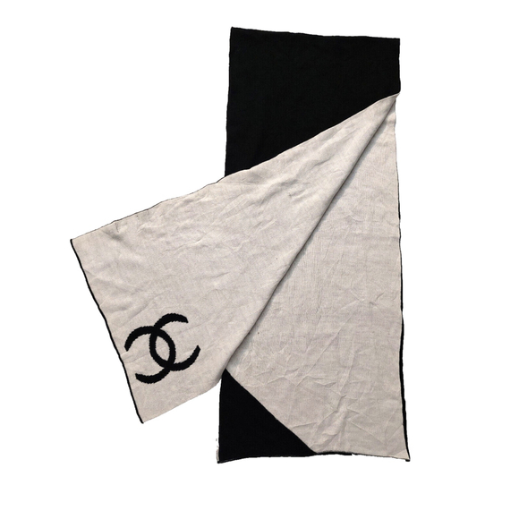 CHANEL Black & Gray 100% Wool Reversible Logo with Scarf Geometric Accent - Picture 3 of 10